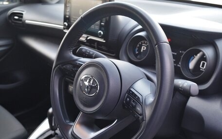 Toyota Yaris Cross, 2020 год, 2 300 000 рублей, 18 фотография