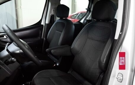 Peugeot Partner II рестайлинг 2, 2009 год, 685 000 рублей, 17 фотография