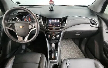 Chevrolet Trax, 2022 год, 987 040 рублей, 5 фотография