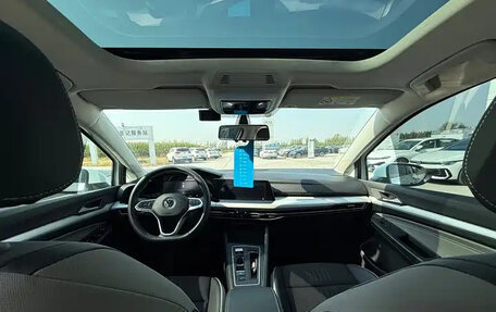 Volkswagen Golf VIII, 2022 год, 1 781 040 рублей, 5 фотография