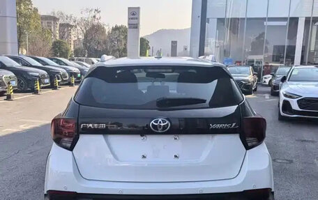 Toyota Yaris XP150 рестайлинг, 2022 год, 975 040 рублей, 4 фотография