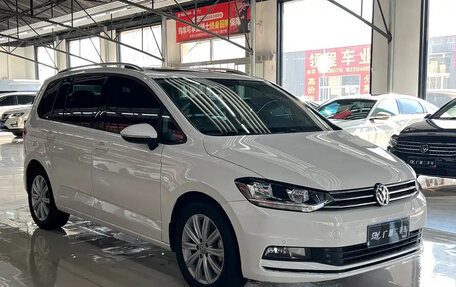 Volkswagen Touran III, 2021 год, 1 495 000 рублей, 1 фотография