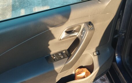 Volkswagen Polo VI (EU Market), 2011 год, 700 000 рублей, 12 фотография