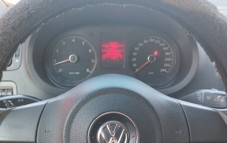 Volkswagen Polo VI (EU Market), 2011 год, 700 000 рублей, 18 фотография