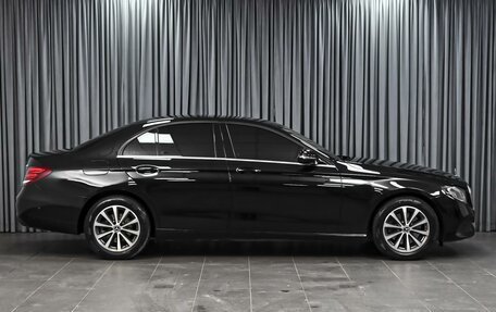 Mercedes-Benz E-Класс, 2019 год, 2 774 000 рублей, 5 фотография