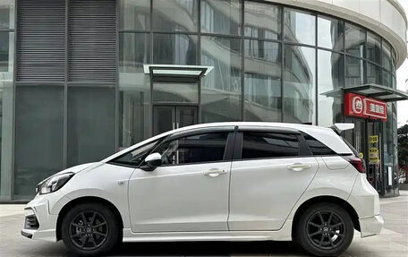 Honda Fit, 2022 год, 1 155 040 рублей, 5 фотография