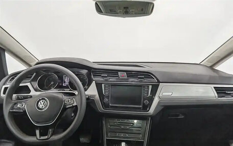 Volkswagen Touran III, 2021 год, 1 495 000 рублей, 10 фотография