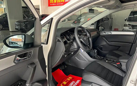 Volkswagen Touran III, 2021 год, 1 495 000 рублей, 8 фотография