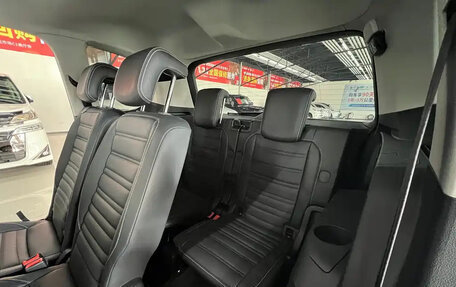 Volkswagen Touran III, 2021 год, 1 495 000 рублей, 11 фотография