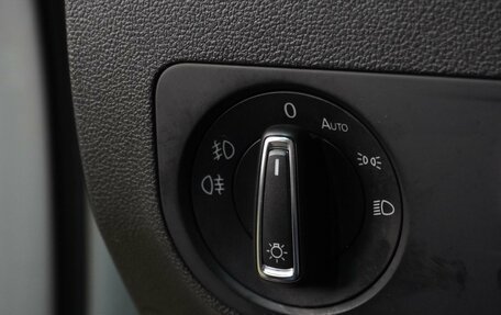 Volkswagen Tiguan II, 2018 год, 2 750 000 рублей, 13 фотография