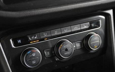 Volkswagen Tiguan II, 2018 год, 2 750 000 рублей, 17 фотография