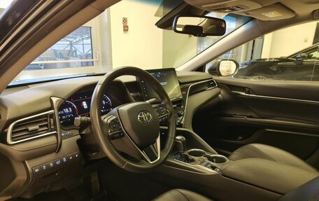 Toyota Camry, 2021 год, 3 490 000 рублей, 7 фотография