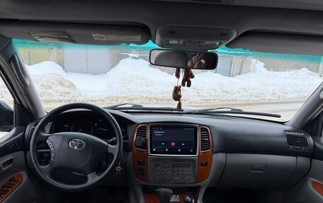 Toyota Land Cruiser 100 рестайлинг 2, 2003 год, 2 599 000 рублей, 9 фотография