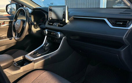 Toyota RAV4, 2021 год, 3 220 000 рублей, 13 фотография