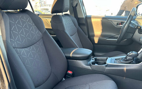 Toyota RAV4, 2021 год, 3 220 000 рублей, 12 фотография