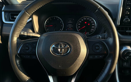 Toyota RAV4, 2021 год, 3 220 000 рублей, 15 фотография