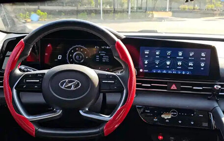 Hyundai Elantra, 2021 год, 1 079 000 рублей, 10 фотография