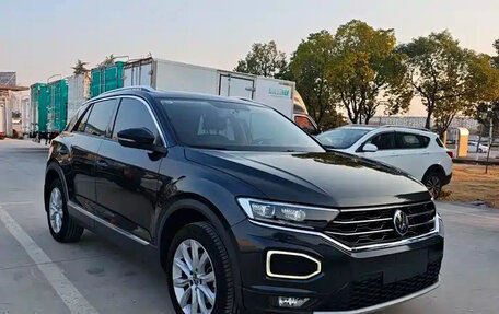 Volkswagen T-Roc I, 2022 год, 1 899 000 рублей, 7 фотография