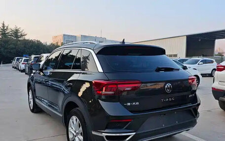 Volkswagen T-Roc I, 2022 год, 1 899 000 рублей, 3 фотография