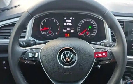 Volkswagen T-Roc I, 2022 год, 1 899 000 рублей, 9 фотография