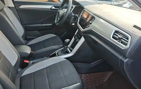 Volkswagen T-Roc I, 2022 год, 1 899 000 рублей, 12 фотография