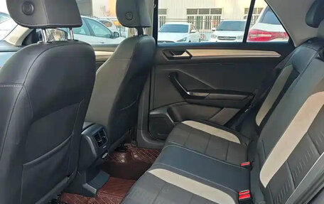 Volkswagen T-Roc I, 2022 год, 1 899 000 рублей, 13 фотография