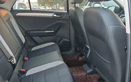 Volkswagen T-Roc I, 2022 год, 1 899 000 рублей, 14 фотография