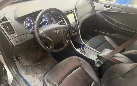 Hyundai Sonata VI, 2010 год, 750 000 рублей, 5 фотография