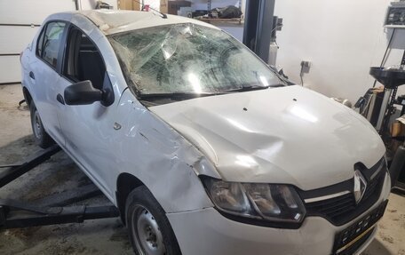 Renault Logan II, 2018 год, 230 000 рублей, 3 фотография