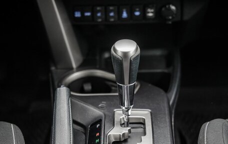 Toyota RAV4, 2019 год, 2 578 000 рублей, 31 фотография