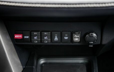 Toyota RAV4, 2019 год, 2 578 000 рублей, 33 фотография