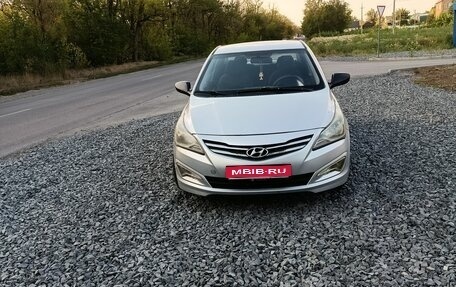 Hyundai Solaris II рестайлинг, 2014 год, 500 000 рублей, 1 фотография