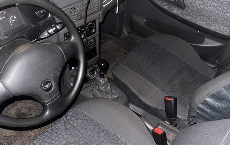 Daewoo Nexia I рестайлинг, 2002 год, 85 000 рублей, 10 фотография