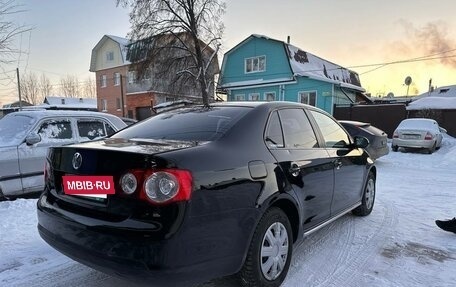 Volkswagen Jetta VI, 2010 год, 750 000 рублей, 2 фотография