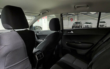 KIA Sportage IV рестайлинг, 2020 год, 2 490 000 рублей, 15 фотография