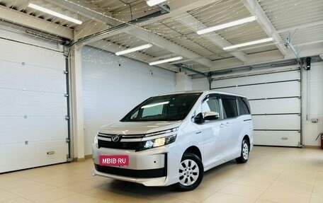 Toyota Voxy III, 2017 год, 2 629 000 рублей, 1 фотография