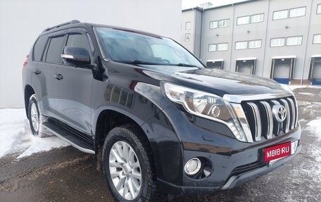 Toyota Land Cruiser Prado 150 рестайлинг 2, 2014 год, 3 700 000 рублей, 3 фотография