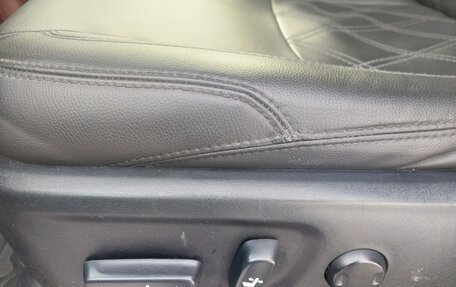 Toyota Land Cruiser Prado 150 рестайлинг 2, 2014 год, 3 700 000 рублей, 12 фотография