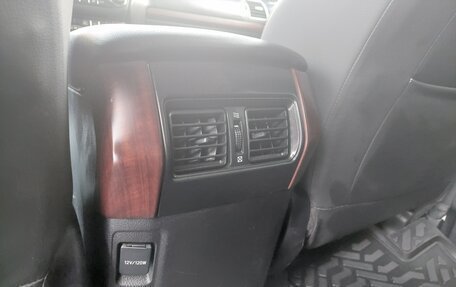 Toyota Land Cruiser Prado 150 рестайлинг 2, 2014 год, 3 700 000 рублей, 16 фотография