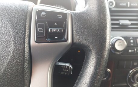 Toyota Land Cruiser Prado 150 рестайлинг 2, 2014 год, 3 700 000 рублей, 23 фотография