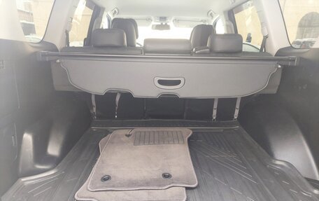 Toyota Land Cruiser Prado 150 рестайлинг 2, 2014 год, 3 700 000 рублей, 19 фотография