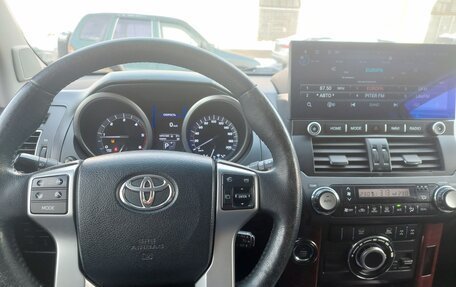 Toyota Land Cruiser Prado 150 рестайлинг 2, 2014 год, 3 700 000 рублей, 21 фотография