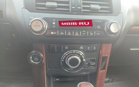 Toyota Land Cruiser Prado 150 рестайлинг 2, 2014 год, 3 700 000 рублей, 26 фотография