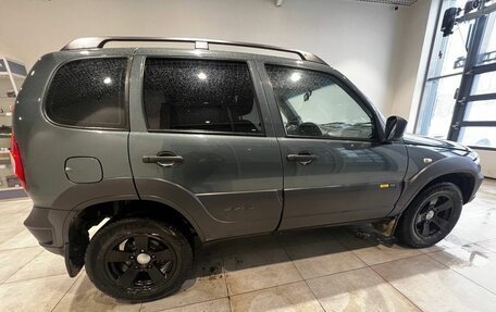 Chevrolet Niva I рестайлинг, 2017 год, 800 000 рублей, 4 фотография