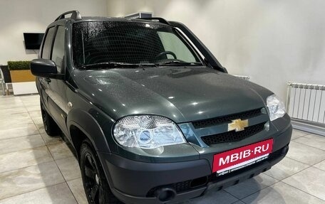 Chevrolet Niva I рестайлинг, 2017 год, 800 000 рублей, 3 фотография