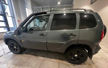 Chevrolet Niva I рестайлинг, 2017 год, 800 000 рублей, 5 фотография