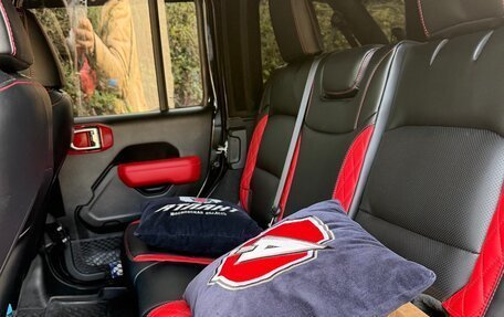 Jeep Wrangler, 2021 год, 4 800 000 рублей, 18 фотография