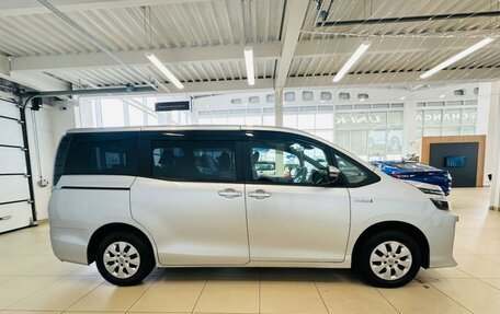 Toyota Voxy III, 2017 год, 2 629 000 рублей, 7 фотография