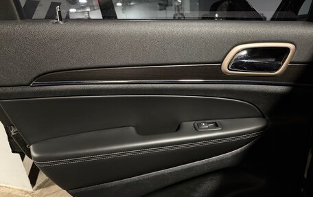 Jeep Grand Cherokee, 2013 год, 2 950 000 рублей, 33 фотография