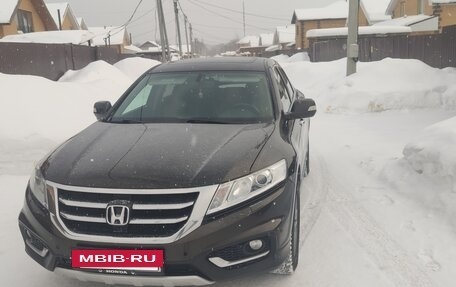 Honda Crosstour I рестайлинг, 2014 год, 1 900 000 рублей, 2 фотография